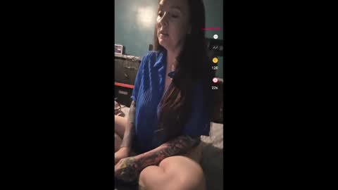 Snapshot of crimsongingerale chatting on 4, 4, 2026 crimsongingerale online show from 4, 4, 2026