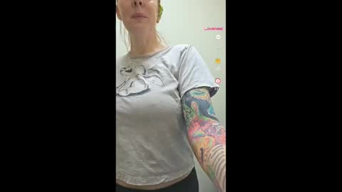 Snapshot of crimsongingerale chatting on 13, 4, 2026 crimsongingerale online show from 13, 4, 2026