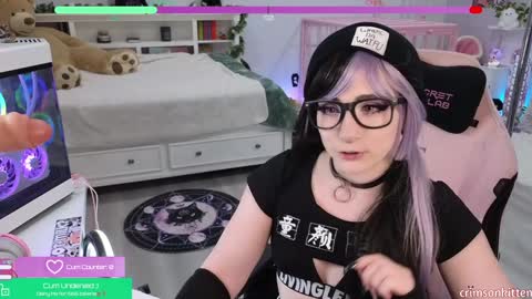 Crimson Kitten online show from 16, 1, 2025