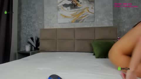 Gold Couple online show from 19, 2, 2025