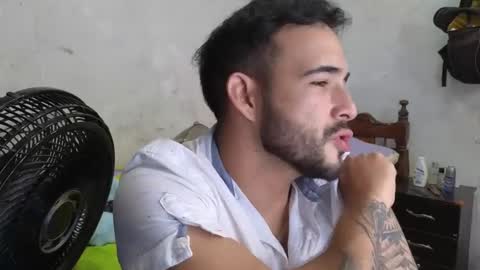 Snapshot of cris_simons chatting on 26, 2, 2025 cris_simons online show from 26, 2, 2025