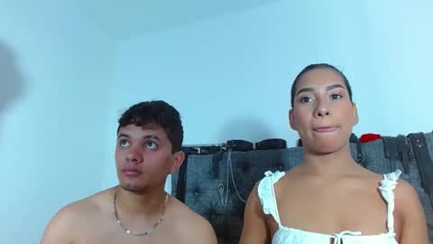 Snapshot of crisandmery chatting on 11, 3, 2025 CRISANDMERY online show from 11, 3, 2025