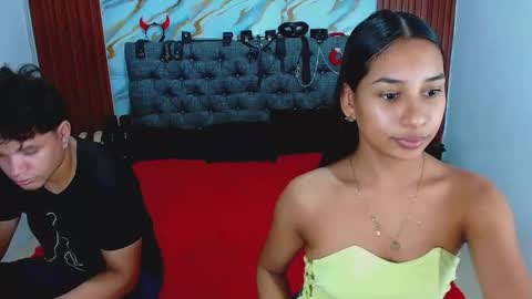 CRISANDMERY online show from 19, 4, 2026