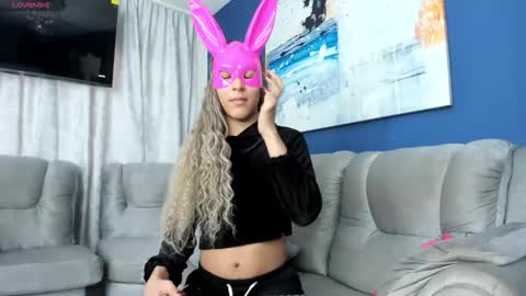 Cris Evanz online show from 10, 1, 2026