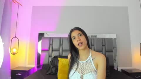 Snapshot of crisle_11 chatting on 27, 6, 2026 Cris online show from 27, 6, 2026