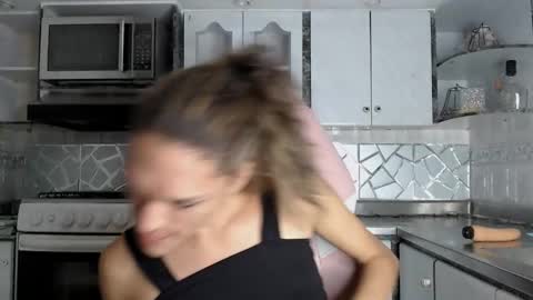 Cristina Onazis online show from 8, 3, 2026