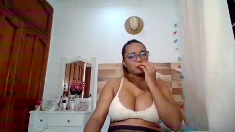 Snapshot of cristal_blanco chatting on 23, 12, 2024 cristal online show from 23, 12, 2024