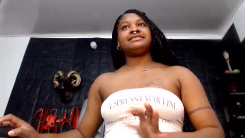 Snapshot of cristal_smith06 chatting on 10, 5, 2026 Hanna online show from 10, 5, 2026
