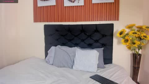 cristale69 online show from 8, 4, 2026