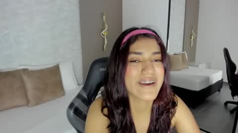 C R I S T I N online show from 19, 5, 2026