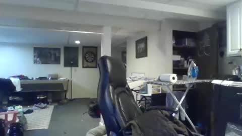 Snapshot of crm400 chatting on 31, 5, 2026 billybasement online show from 31, 5, 2026