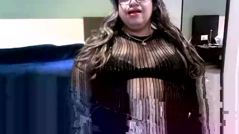 Linda Cross online show from 29, 10, 2025