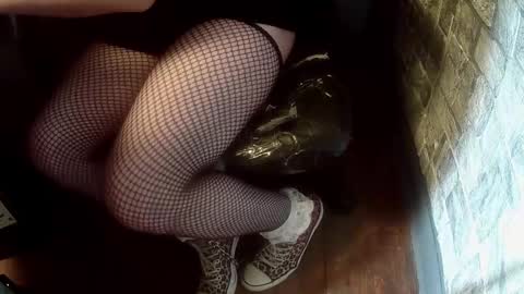 Snapshot of crossdresser_krystal chatting on 29, 12, 2024 crossdresser krystal online show from 29, 12, 2024