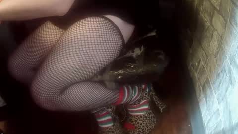 Snapshot of crossdresser_krystal chatting on 22, 12, 2025 crossdresser krystal online show from 22, 12, 2025