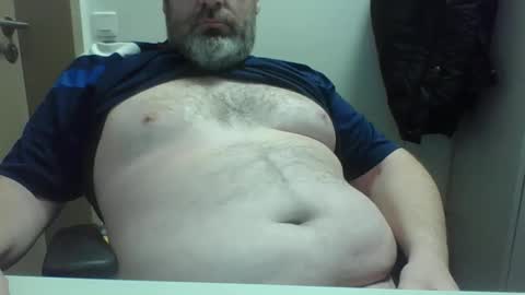 Snapshot of crouch1 chatting on 19, 1, 2026 Crouch1 online show from 19, 1, 2026