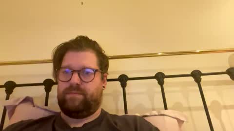 Snapshot of crouchendtiger chatting on 17, 10, 2025 crouchendtiger online show from 17, 10, 2025