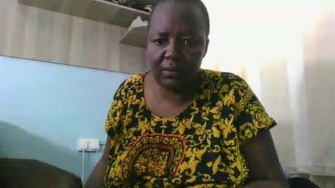 Snapshot of crunchy_g24 chatting on 12, 11, 2025 crunchy_g24 online show from 12, 11, 2025