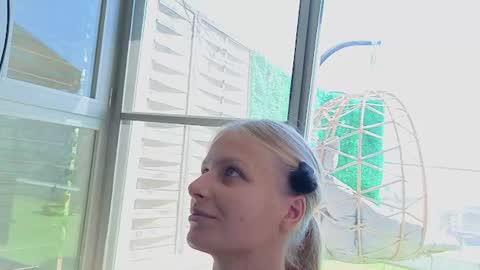 Snapshot of crystal_blond chatting on 12, 7, 2026 Crystal online show from 12, 7, 2026