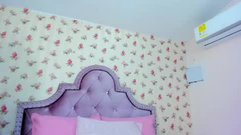 Snapshot of crystal_watson0 chatting on 13, 5, 2026 Milf Latina online show from 13, 5, 2026