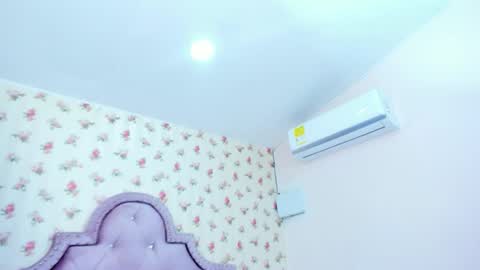 Snapshot of crystal_watson0 chatting on 1, 6, 2026 Milf Latina online show from 1, 6, 2026