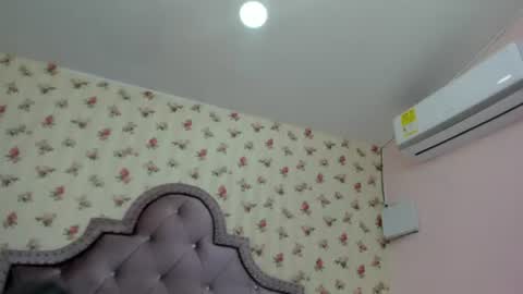 Snapshot of crystal_watson0 chatting on 8, 8, 2026 Milf Latina online show from 8, 8, 2026