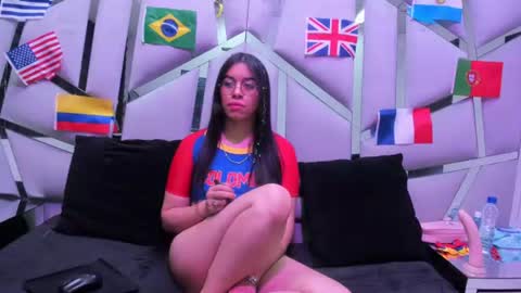 Snapshot of crystalallure chatting on 23, 6, 2026 crystalallure online show from 23, 6, 2026