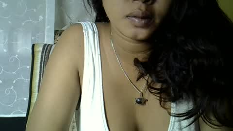 Snapshot of crystalbellax chatting on 18, 5, 2026 crystalbellax online show from 18, 5, 2026