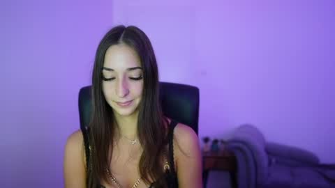 Snapshot of crystalbrunette18 chatting on 14, 6, 2026 Crystalbrunette18 online show from 14, 6, 2026