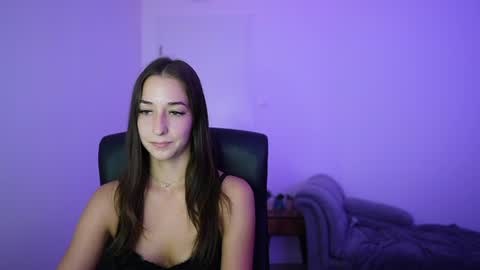 Snapshot of crystalbrunette18 chatting on 28, 6, 2026 Crystalbrunette18 online show from 28, 6, 2026