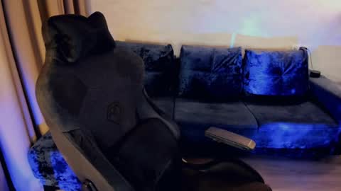 Snapshot of crystalemily chatting on 24, 2, 2025 crystalemily online show from 24, 2, 2025