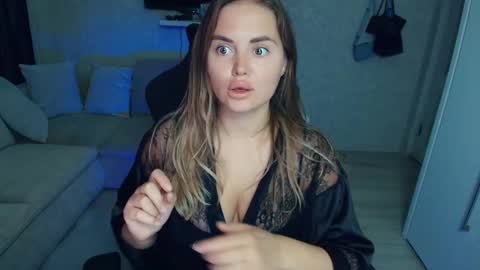 Snapshot of crystalemily chatting on 8, 9, 2025 crystalemily online show from 8, 9, 2025