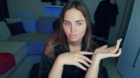 Snapshot of crystalemily chatting on 1, 10, 2025 crystalemily online show from 1, 10, 2025