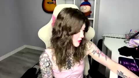 Snapshot of crystaleve2 chatting on 11, 7, 2026 Luna online show from 11, 7, 2026