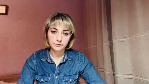 Snapshot of crystalfever_ chatting on 9, 5, 2026 Mary online show from 9, 5, 2026