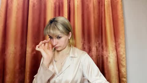 Snapshot of crystalfever_ chatting on 16, 5, 2026 Mary online show from 16, 5, 2026