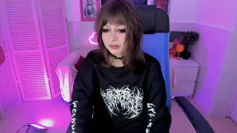 crystallbloom online show from 5, 11, 2025