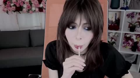 crystallbloom online show from 10, 3, 2026