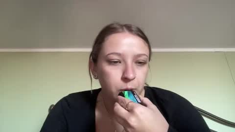 Snapshot of crystallee170 chatting on 9, 1, 2025 CrystalBabyy online show from 9, 1, 2025