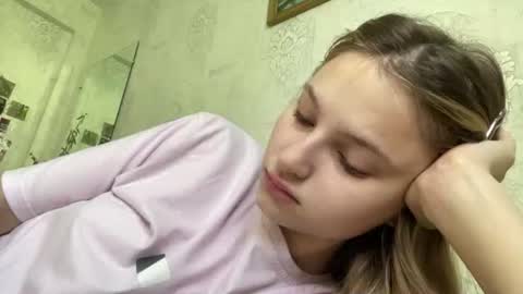 Snapshot of crystalstipp chatting on 9, 7, 2026 crystalstipp online show from 9, 7, 2026