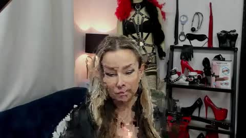 CrystalHotty online show from 5, 1, 2025