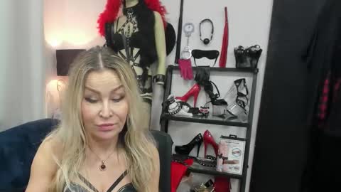 CrystalHotty online show from 18, 2, 2026