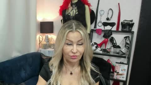 CrystalHotty online show from 3, 4, 2026