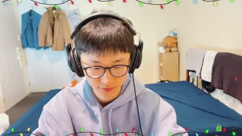 Snapshot of ctu28 chatting on 4, 1, 2025 ctu28 online show from 4, 1, 2025