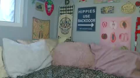     online show from 22, 11, 2025