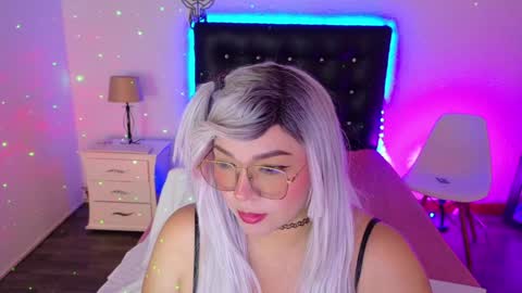 Snapshot of cuckoldlover69_ chatting on 18, 12, 2024 cuckoldlover69_ online show from 18, 12, 2024