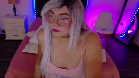 Snapshot of cuckoldlover69_ chatting on 19, 12, 2024 cuckoldlover69_ online show from 19, 12, 2024