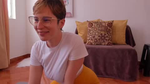 Leonela online show from 18, 2, 2025