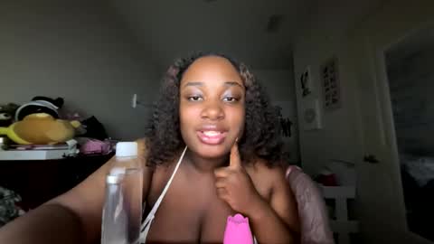 Snapshot of cum4maxsgirl chatting on 9, 5, 2026 cutiecamgirl 3 online show from 9, 5, 2026