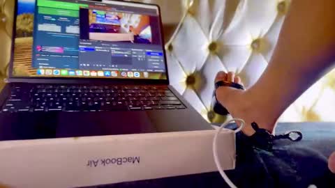 im KIM new girl to spoil online show from 15, 9, 2025