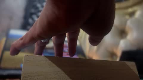 im KIM new girl to spoil online show from 22, 9, 2025